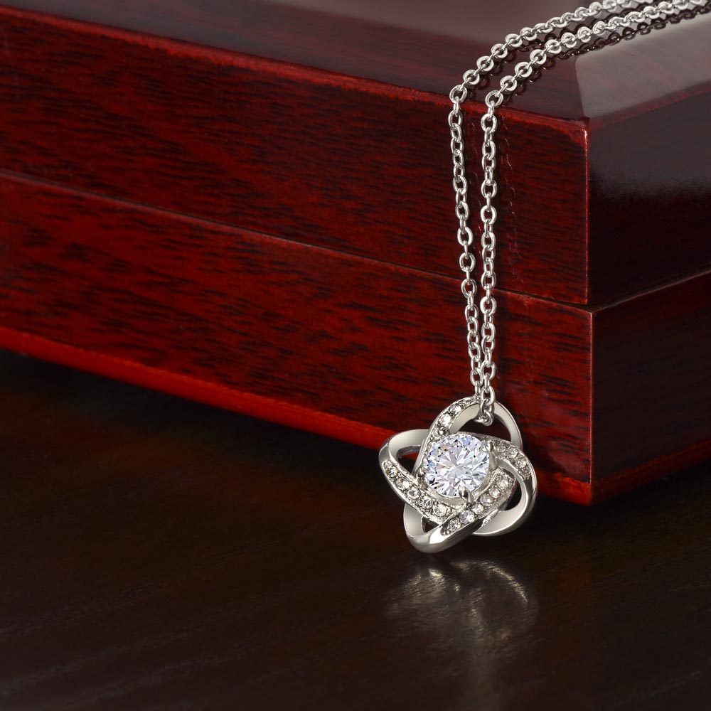 Valentine's Splendor: Romantic Necklaces for Your Special Someone"